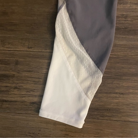 Athlete Gray to White Leggings Capri Length Size Small - Picture 7 of 11